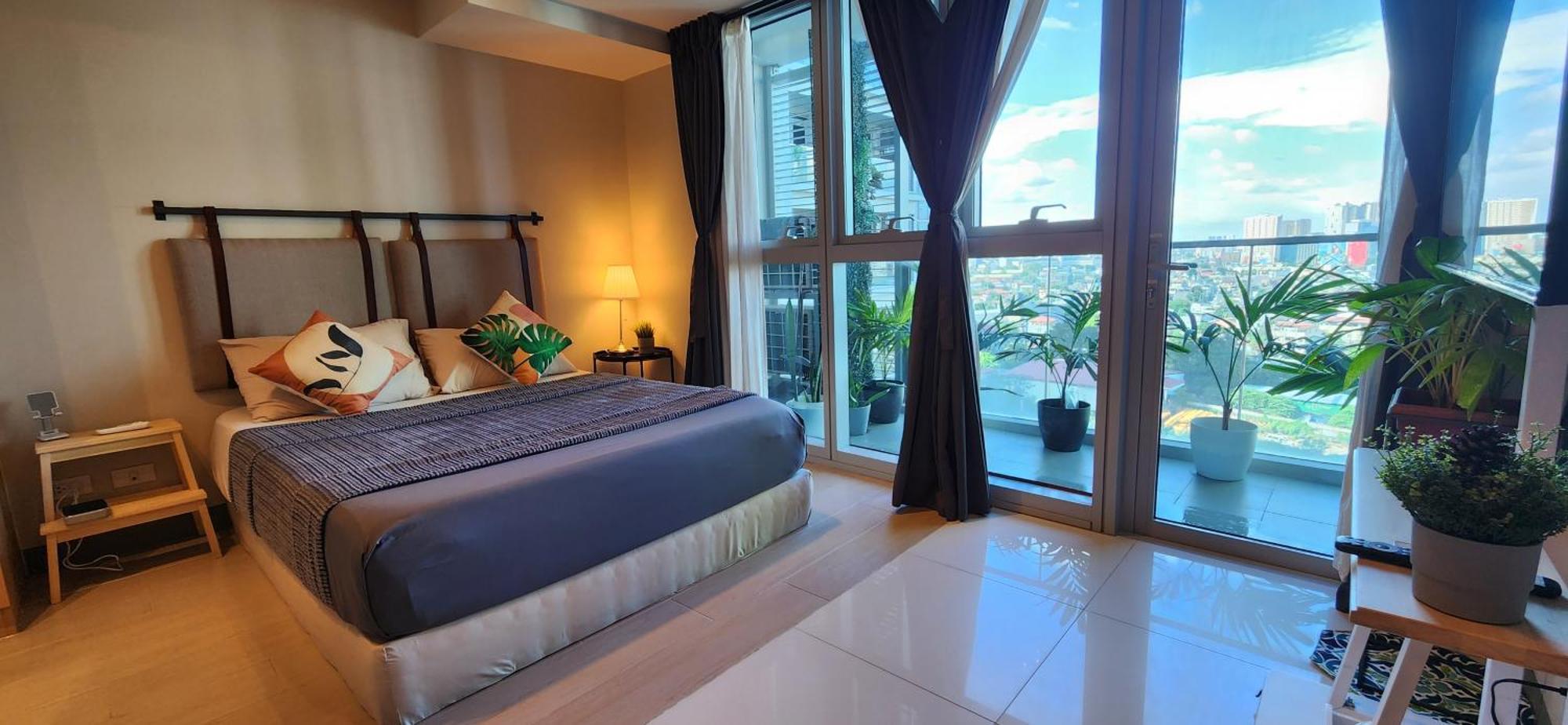 Spacious 7U Homey Unit Steps Away From Uptown Mall And Mitsukoshi Mall Free Parking With Washer Manila Dış mekan fotoğraf